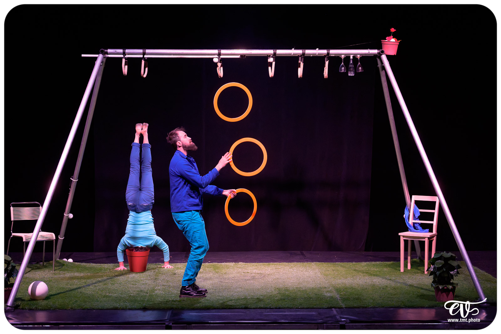 LE VERTIGE DE L'ENVERS (CIE L'ENVOLÉE CIRQUE)